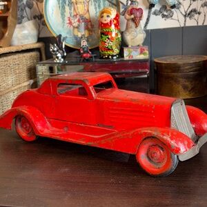 VINTAGE 1930s Marx "Siren Fire Chief" pressed steel toy car.